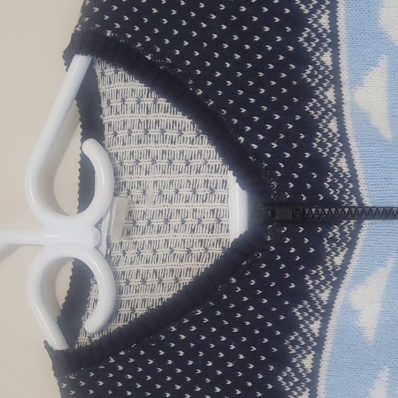 Northern Reflections  V-neck Cardigan Sweater in Blue, green, white mix size M - Picture 5 of 15